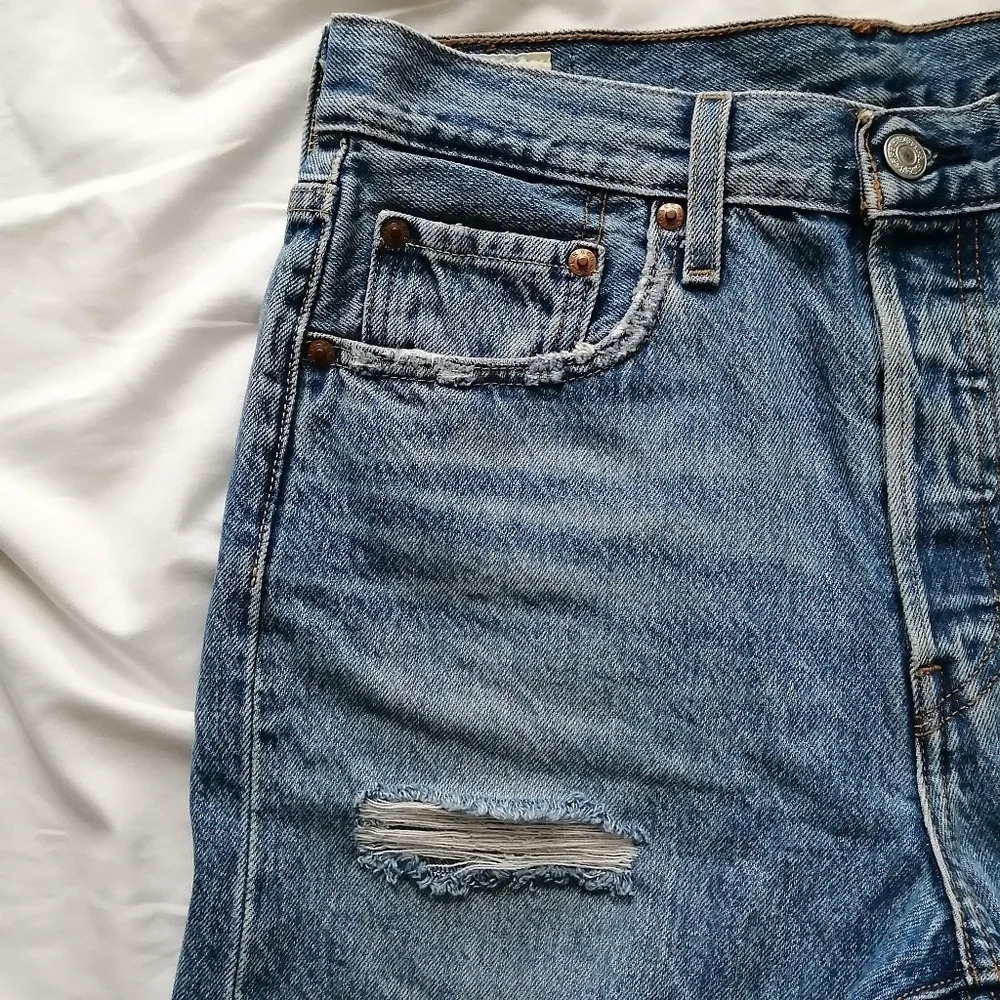 Levi's 501 Skinny Jeans Premium Denim Distressed Ankle In Nice as Pie Size 28 - Picture 11 of 16